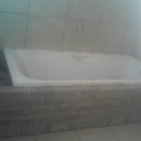semi instatalled batth tub - Copy